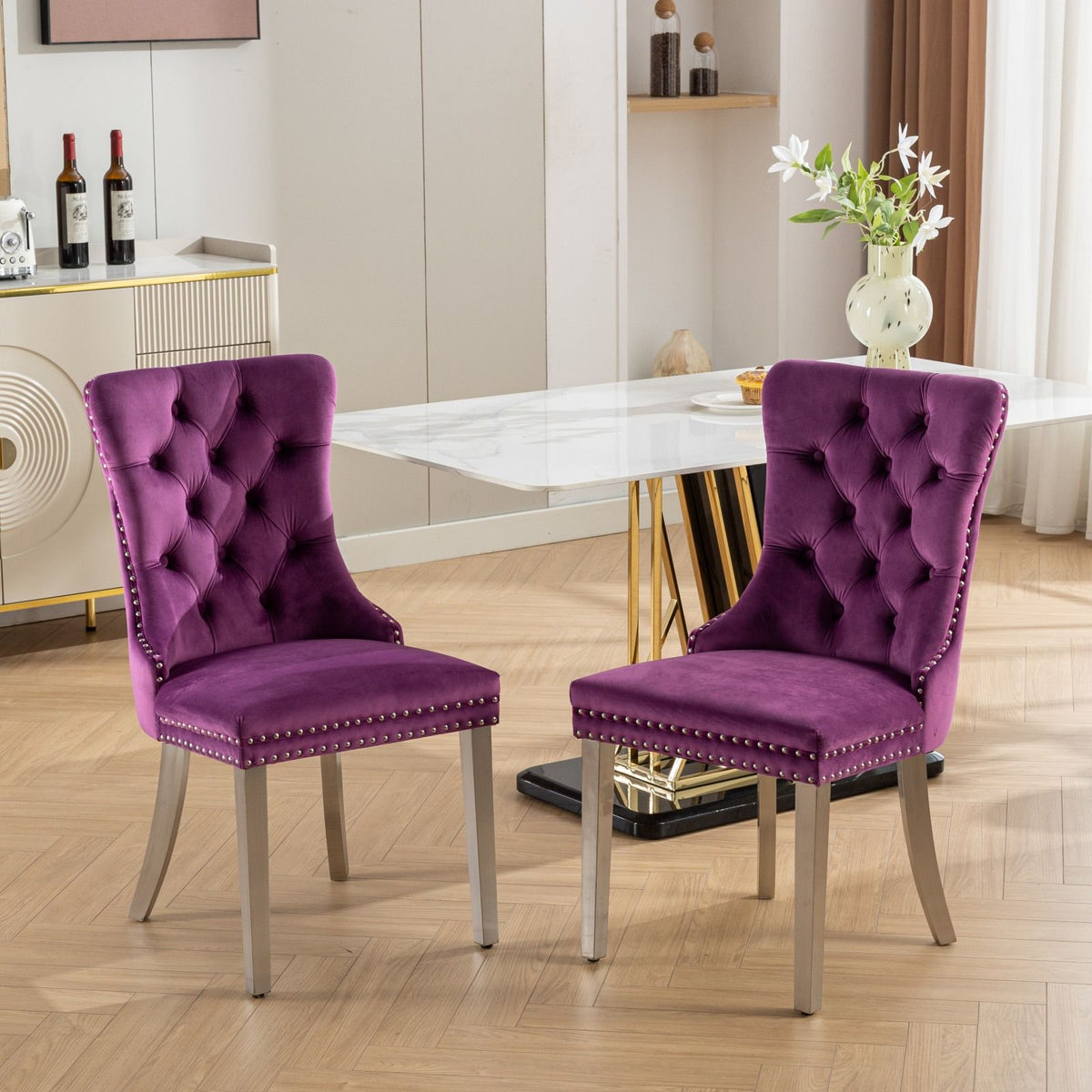 Nikki - Silla de comedor moderna y de alta gama, de madera maciza capitoné, tapizada en terciopelo, con patas de acero inoxidable cromado y ribete de tachuelas (juego de 2)