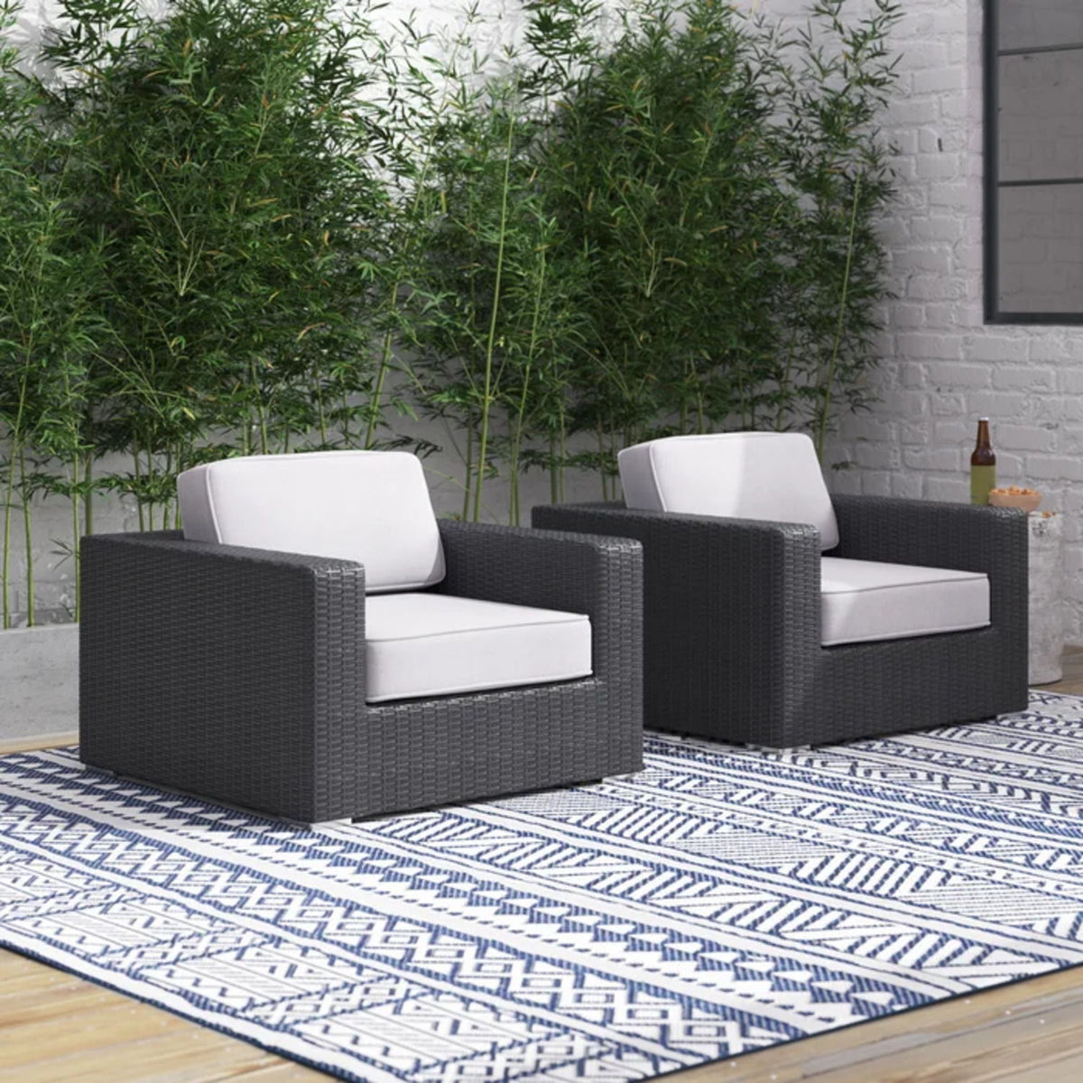 Silla de patio con cojines de diseño elegante