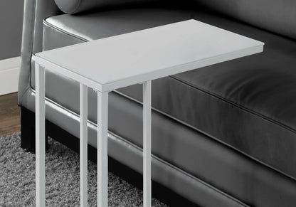 Mesa auxiliar en forma de C, vidrio templado, diseño elegante, contemporáneo y moderno.