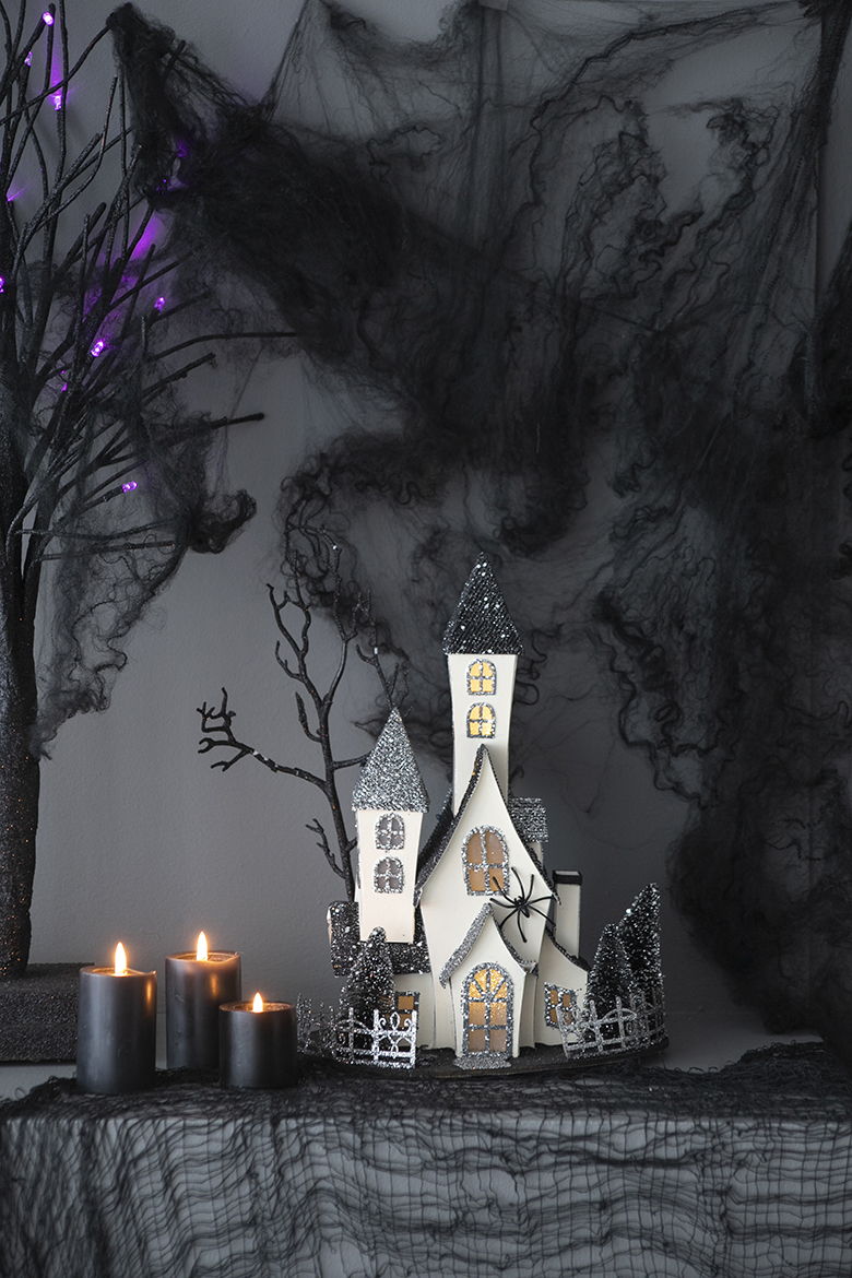 Casa embrujada iluminada de cartón, decoración de mesa para Halloween, funciona con pilas, beige/negro