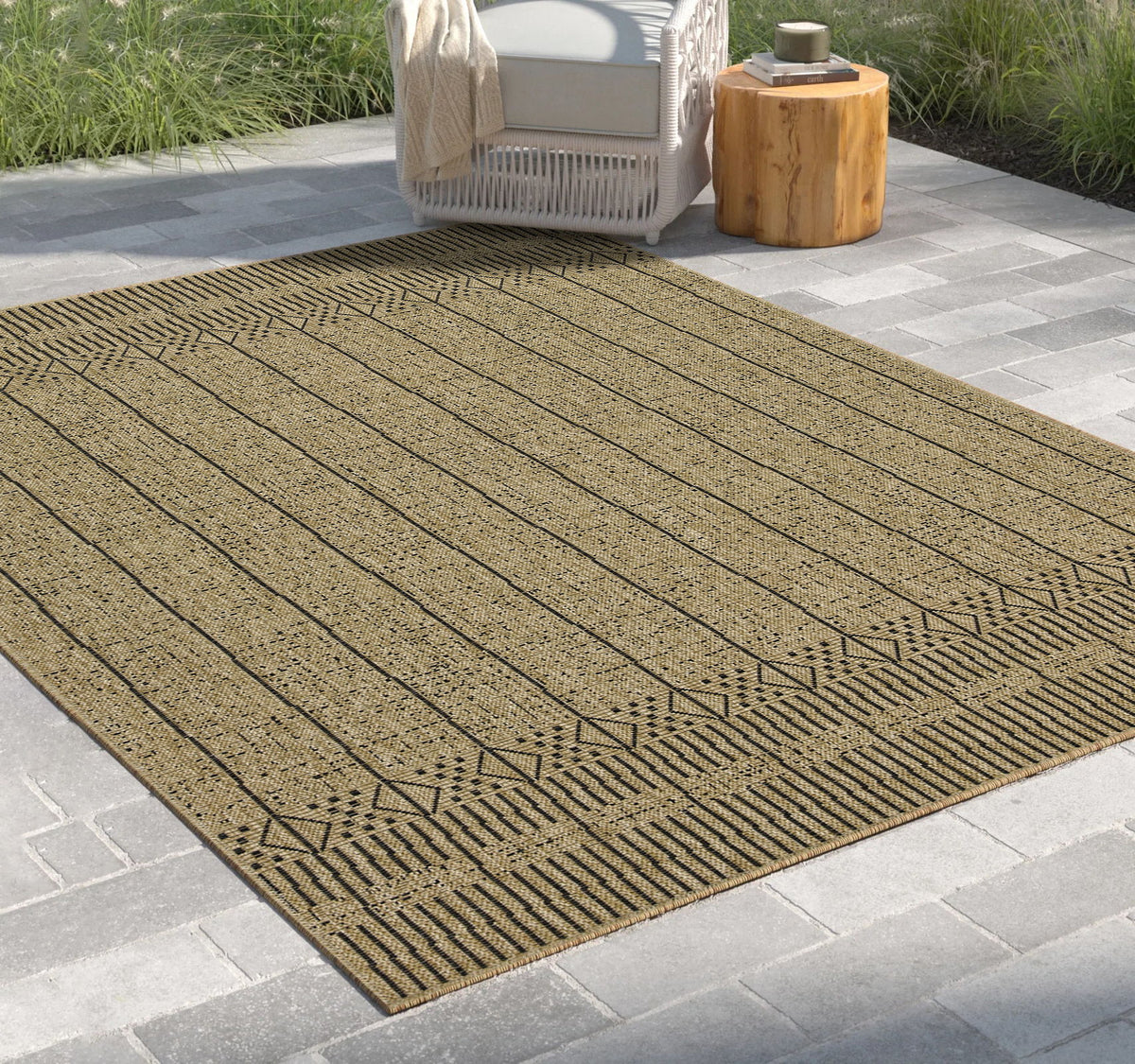 Alfombra Earth de polipropileno, 2,28 m x 3,18 m, para interior y exterior, de yute y color negro.
