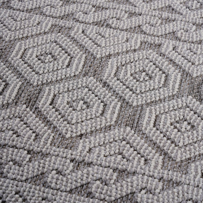 Guros - 8' X 10' Geometric Indoor / Outdoor Area Rug - Gray / White